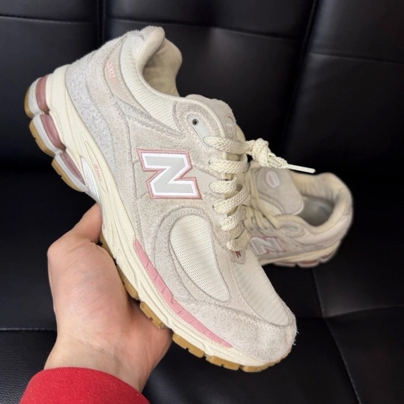 New Balance Shoes - New Balance Beige & Pink Women's Sneaker 2002r